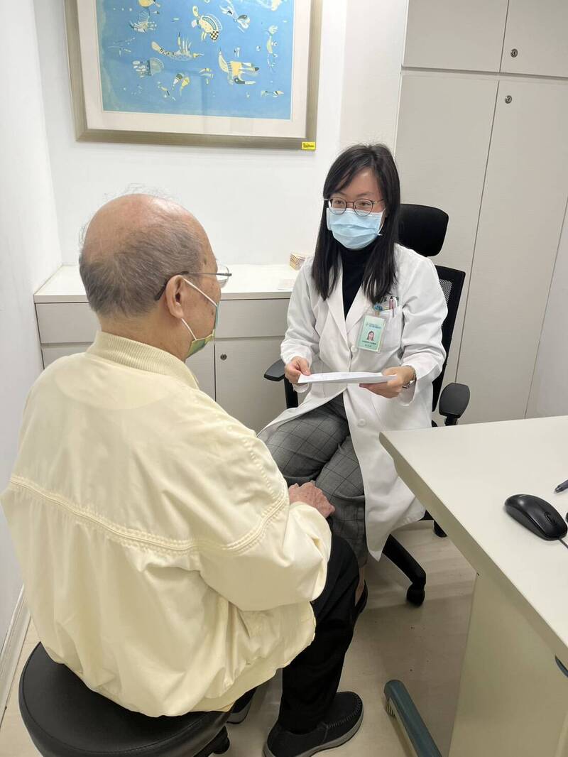 西園醫院家醫科醫師蔡思盈引用一位科技業男性從業人員的瘦成「台版孔劉」的過程。示意圖，圖中人物與新聞無關。（家醫科醫師蔡思盈提供）